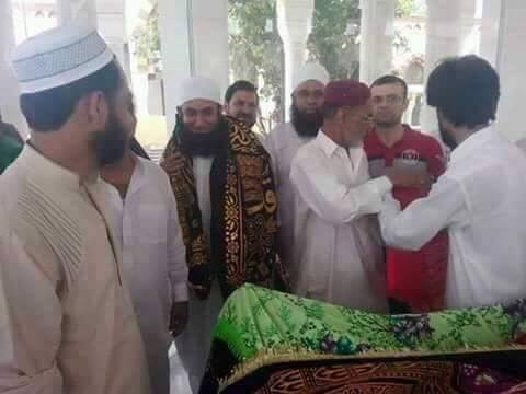 Tariq Jameel at Imam Bari Sarkar darbar